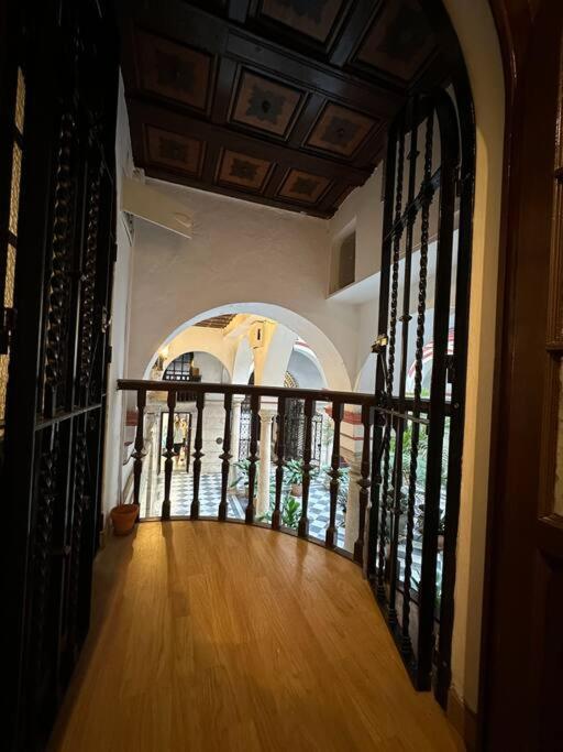 Apartamento Patio Sevillano Frente Catedral Bagian luar foto
