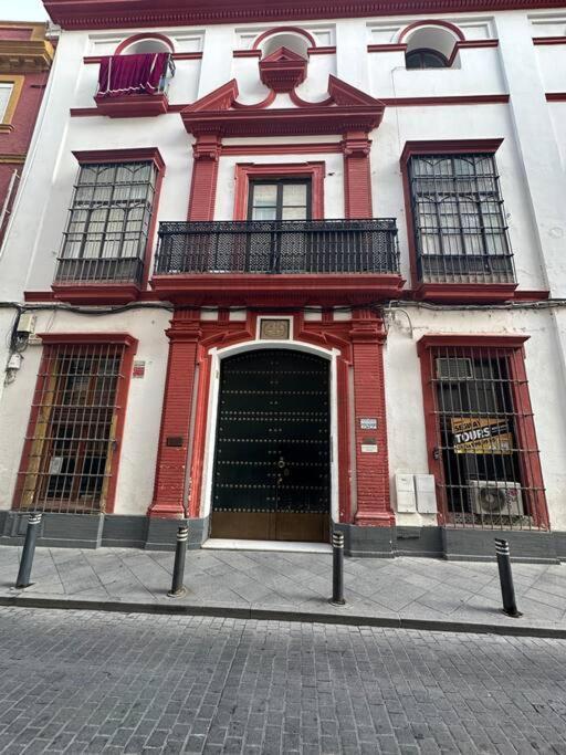 Apartamento Patio Sevillano Frente Catedral Bagian luar foto